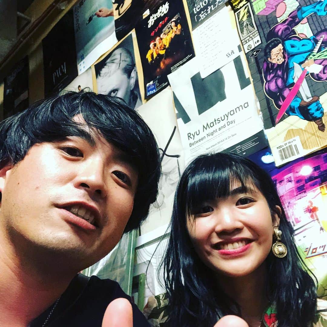 のインスタグラム：「Elephant GymのKai-Tingと。10年前に台湾の高雄で女子高生だった彼女がこんな素晴らしいベーシストになるなんて！素晴らしいバンドでした。」