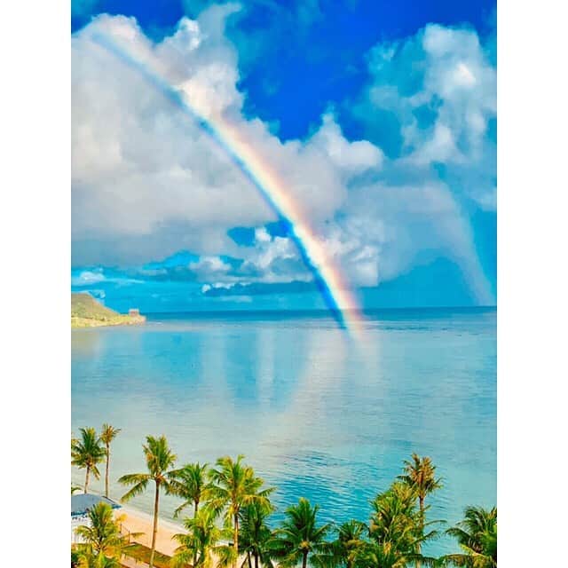 菜月アイルさんのインスタグラム写真 - (菜月アイルInstagram)「・ ・ スコールのあとに顔だしてくれた虹！しかもうっすら2つあるの！2重の虹🌈なんて初めてみた。 ・ 辛いことの中にあるほんの少しのいい所をもっと感じて、ちょっとずつでも強くなっていこうかな☺︎ ・ ・ #guam #rainbow #wrainbow  #guamtrip  #travel #旅行 #double #beach #trip #bew #ocean  #📷 #📸 #虹🌈 #虹 #🌈 #インスタ映え #海外 #グアム #2重 #グアム旅行 #ビーチ #photo #photography #travelphotography  #instapic #instagood #instatravel #good」5月26日 9時35分 - nazuki_airu