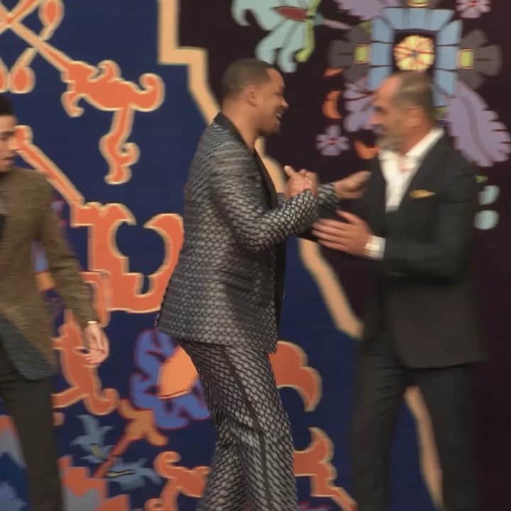 ナオミ・スコットのインスタグラム：「Well this didn’t go away in a hurry courtesy of @willsmith 😂😂👍🏽👍🏽👍🏽」