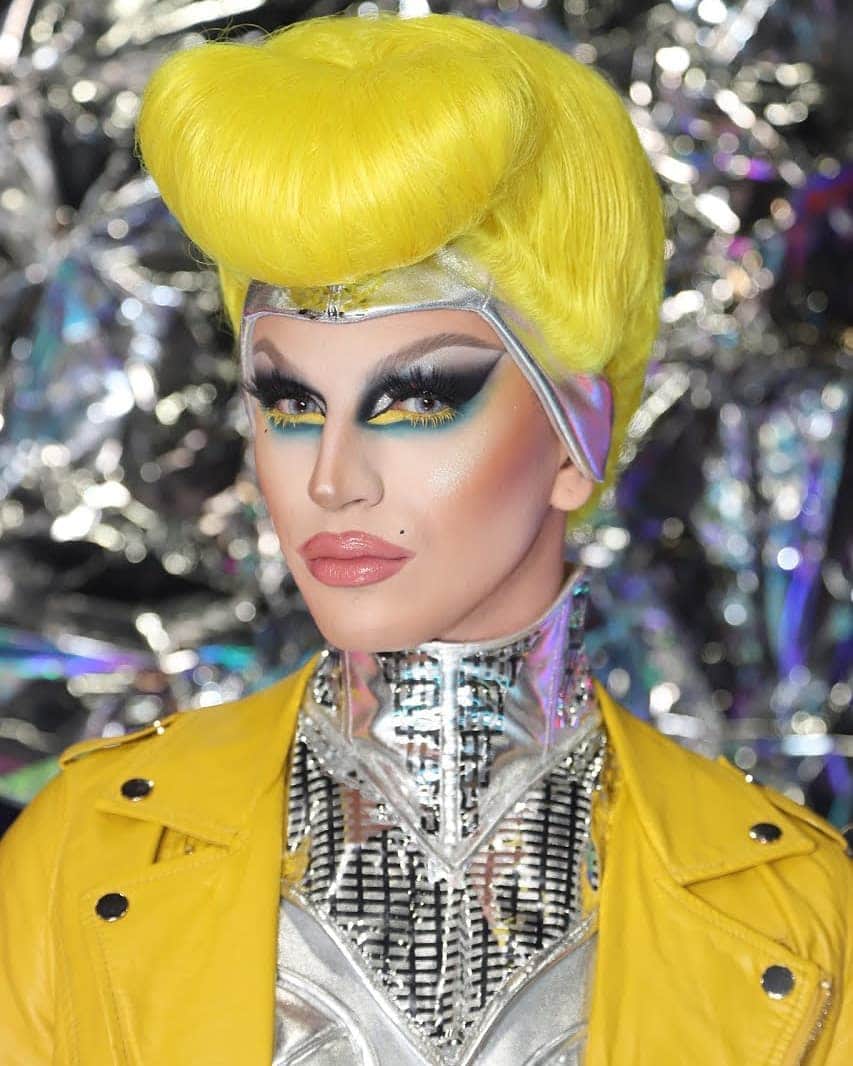 NYX Cosmeticsさんのインスタグラム写真 - (NYX CosmeticsInstagram)「@ageofaquaria out here stunting pretty 🔥👸 #NYXCosmeticsxAquaria palette on her eyes 😍 Who preordered theirs?! #linkinbio #snatched 📸: @jwilson77」5月26日 8時06分 - nyxcosmetics