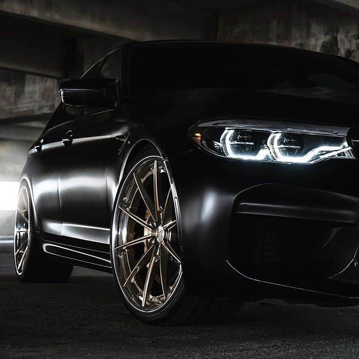 CARLiFESTYLEさんのインスタグラム写真 - (CARLiFESTYLEInstagram)「All black BMW M5 on @anrkywheels #carlifestyle 📸 @francociola」5月26日 8時09分 - carlifestyle