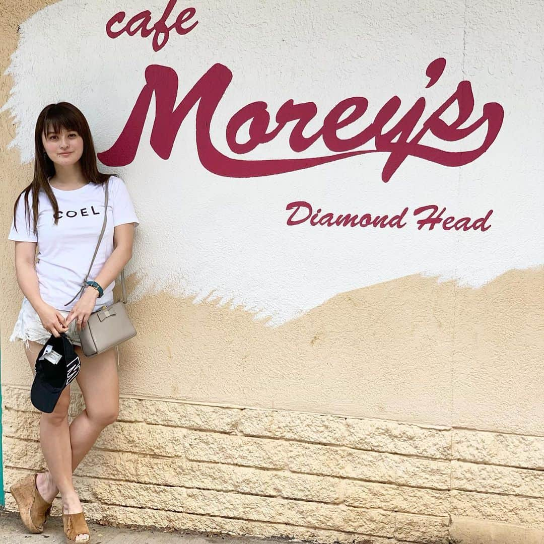 奥山夏織さんのインスタグラム写真 - (奥山夏織Instagram)「#cafemoreys の前で💓 ・ tops #coel bottom #cocodeal shoes #? cap #msgm bag #katespade ・・・ #instafashion #fashion #coordinate #instacoordinate #outfit #ootd #ファッション #コーディネート #ol #olコーデ #오오티디 #데일리룩 #hawaii」5月26日 8時30分 - okuyama_kaori