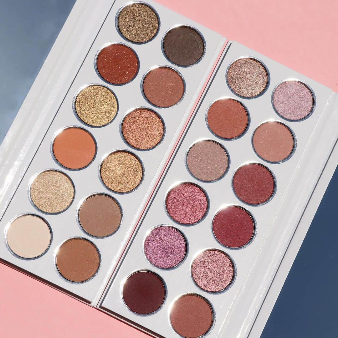 Kylie Cosmeticsさんのインスタグラム写真 - (Kylie CosmeticsInstagram)「Which would you pick - Bronze or Burgundy? 💫 Shop up to 40% off site wide NOW on KylieCosmetics.com 💕」5月26日 8時26分 - kyliecosmetics