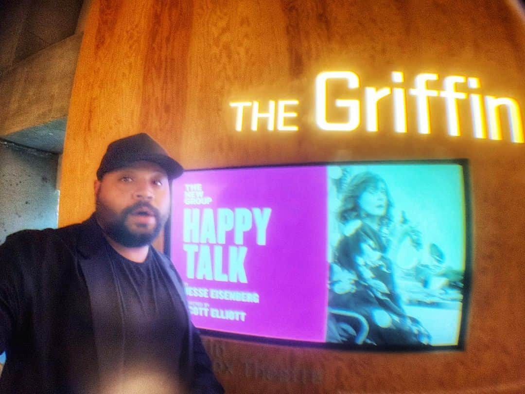 コルトン・ダンさんのインスタグラム写真 - (コルトン・ダンInstagram)「Bout to watch my homie @nicosantos in #HappyTalk!」5月26日 8時50分 - captdope