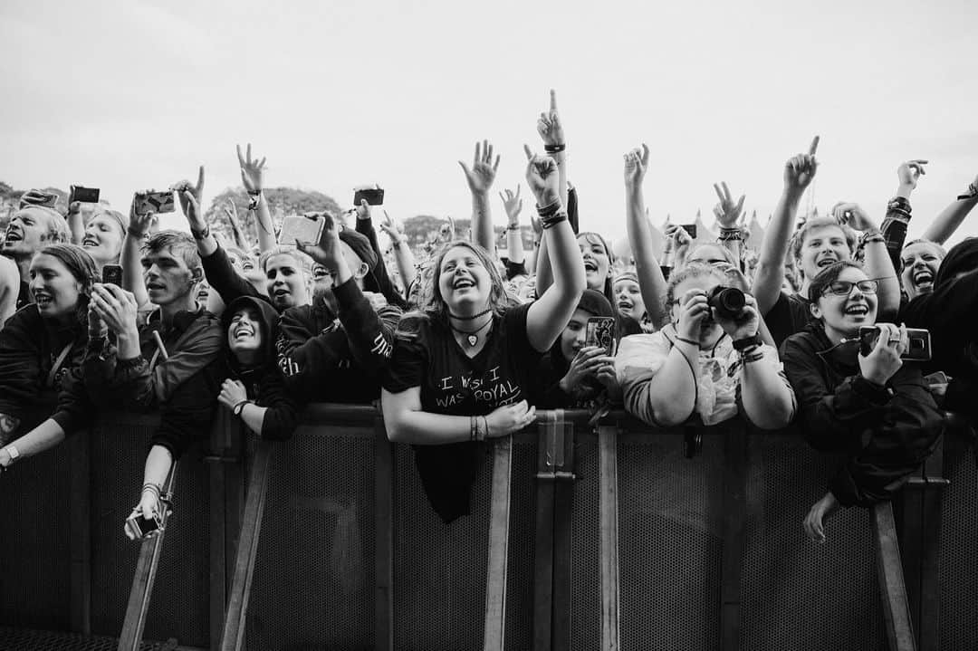 All Time Lowさんのインスタグラム写真 - (All Time LowInstagram)「Thank you Slammy D North !! What an insane show! Old songs, new song, and everything in between. Still buzzing!! #GetawayGreen 📸: @ashleyosborn」5月26日 8時58分 - alltimelow