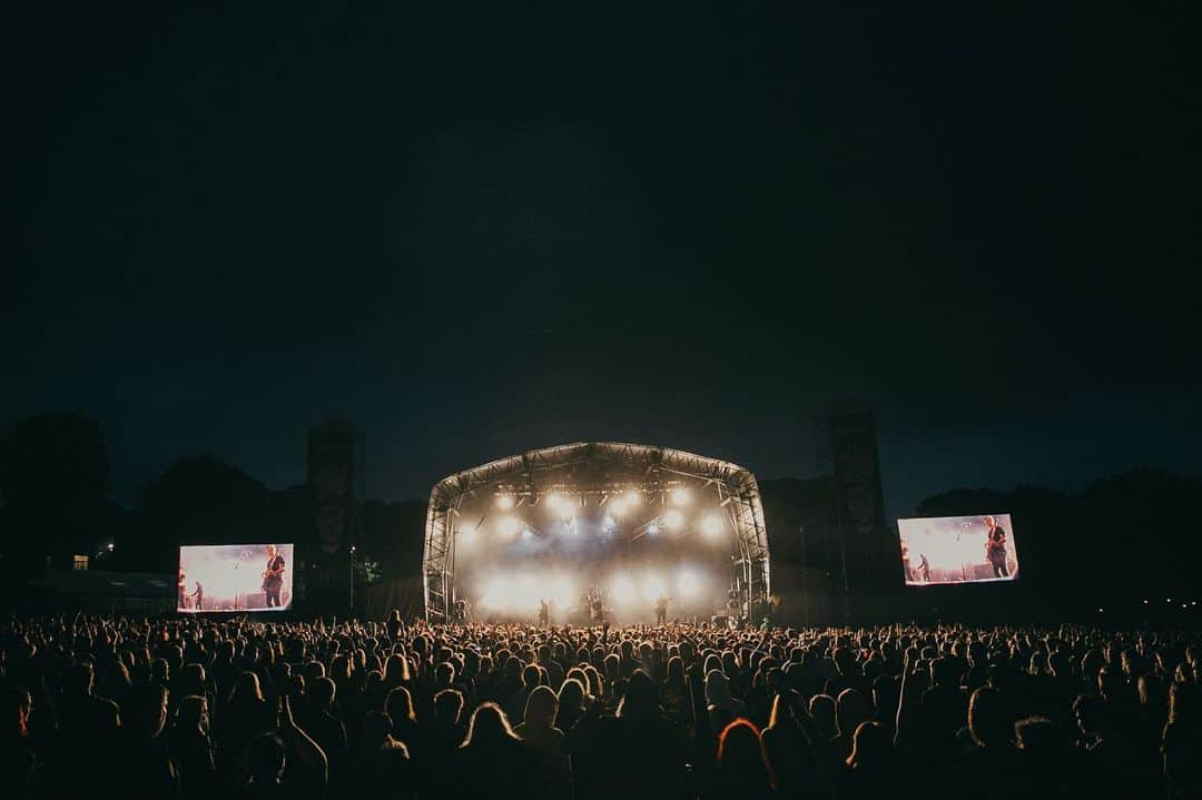 All Time Lowさんのインスタグラム写真 - (All Time LowInstagram)「Thank you Slammy D North !! What an insane show! Old songs, new song, and everything in between. Still buzzing!! #GetawayGreen 📸: @ashleyosborn」5月26日 8時58分 - alltimelow