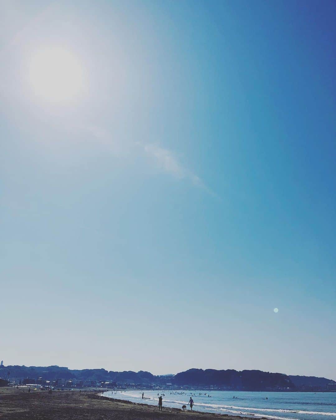 末吉里花さんのインスタグラム写真 - (末吉里花Instagram)「朝散歩。早い時間でもすでに暑い😵良い日曜日をお過ごしください☺️Have a great Sunday😉#sundaymorning #kamakura #yuigahama #beach #morningwalk #朝散歩 #鎌倉 #由比ヶ浜 #日曜日の朝 #日焼け止め塗り忘れ」5月26日 9時07分 - rikasueyoshi