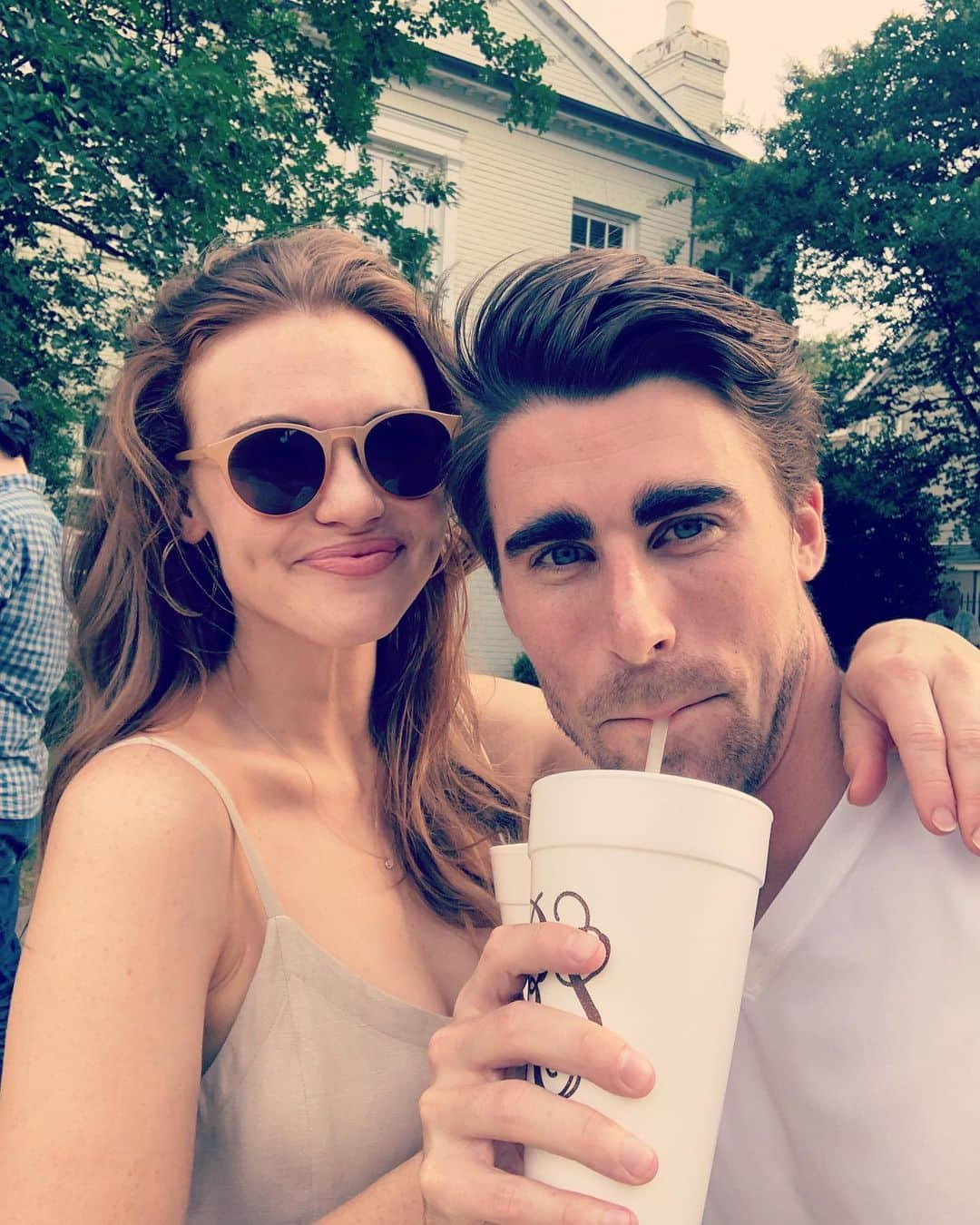 ホーランド・ロデンさんのインスタグラム写真 - (ホーランド・ロデンInstagram)「🦞 crawfishin with @chasroberts_」5月26日 9時11分 - hollandroden