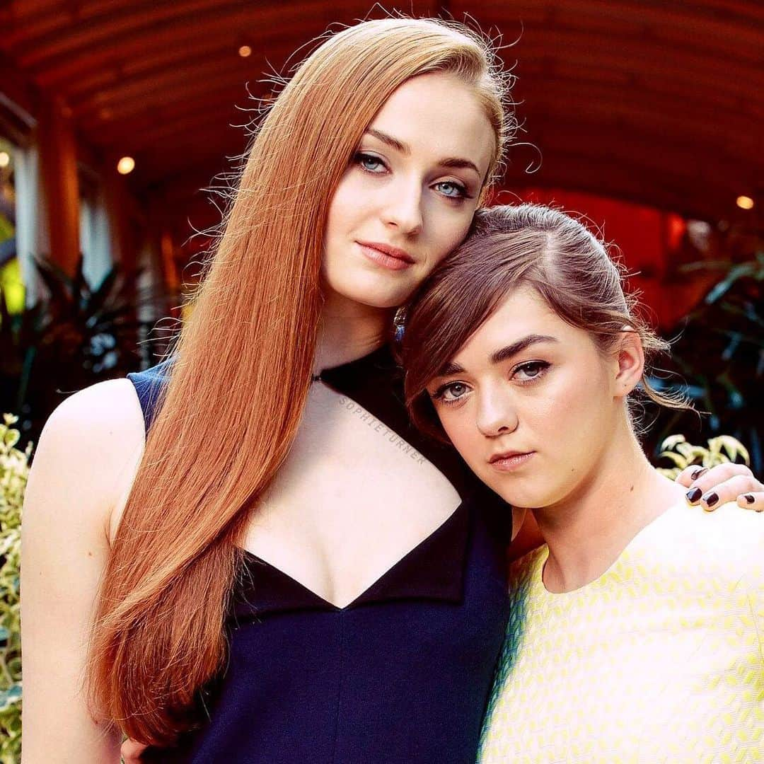 ソフィー・ターナーさんのインスタグラム写真 - (ソフィー・ターナーInstagram)「@sophiet & @maisie_williams ❤️」5月26日 0時33分 - sophieturner