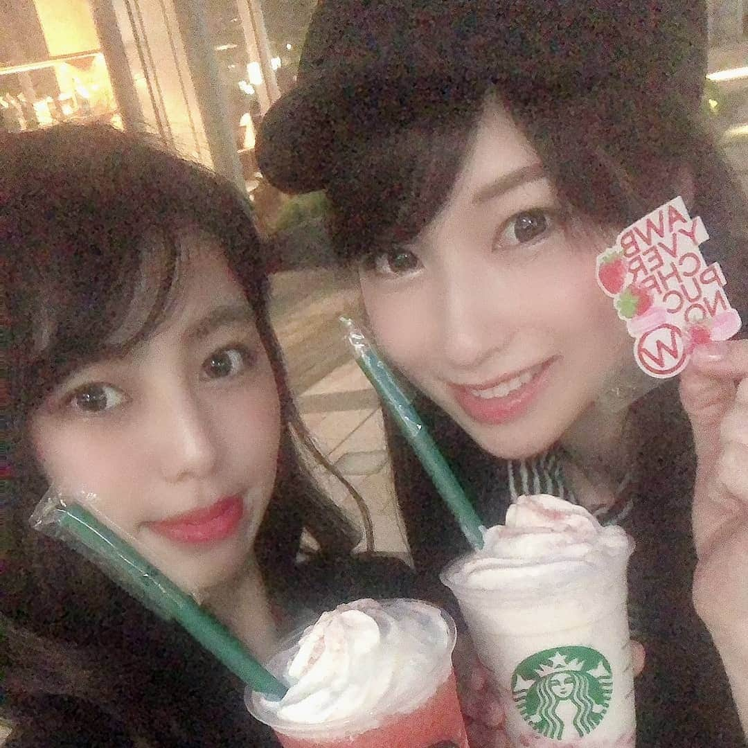 yukapinさんのインスタグラム写真 - (yukapinInstagram)「今日は、さとぴん特集にした💓こうでもない、ああでもないと、沢山写真とりました😏✌️でも、さとぴん写真上手かった💓💓ほぼ？！さとぴんが撮ってくれた写真📸😆@satoi_katada 😆💓　最後の動画は自分でも何言ってるか分からない😂😂 #すたば新作 #スタバ新作 #スタバ #スタバラ部 #スタバ部  とっても美味しかった🥺💓」5月26日 0時35分 - yukarepo0314