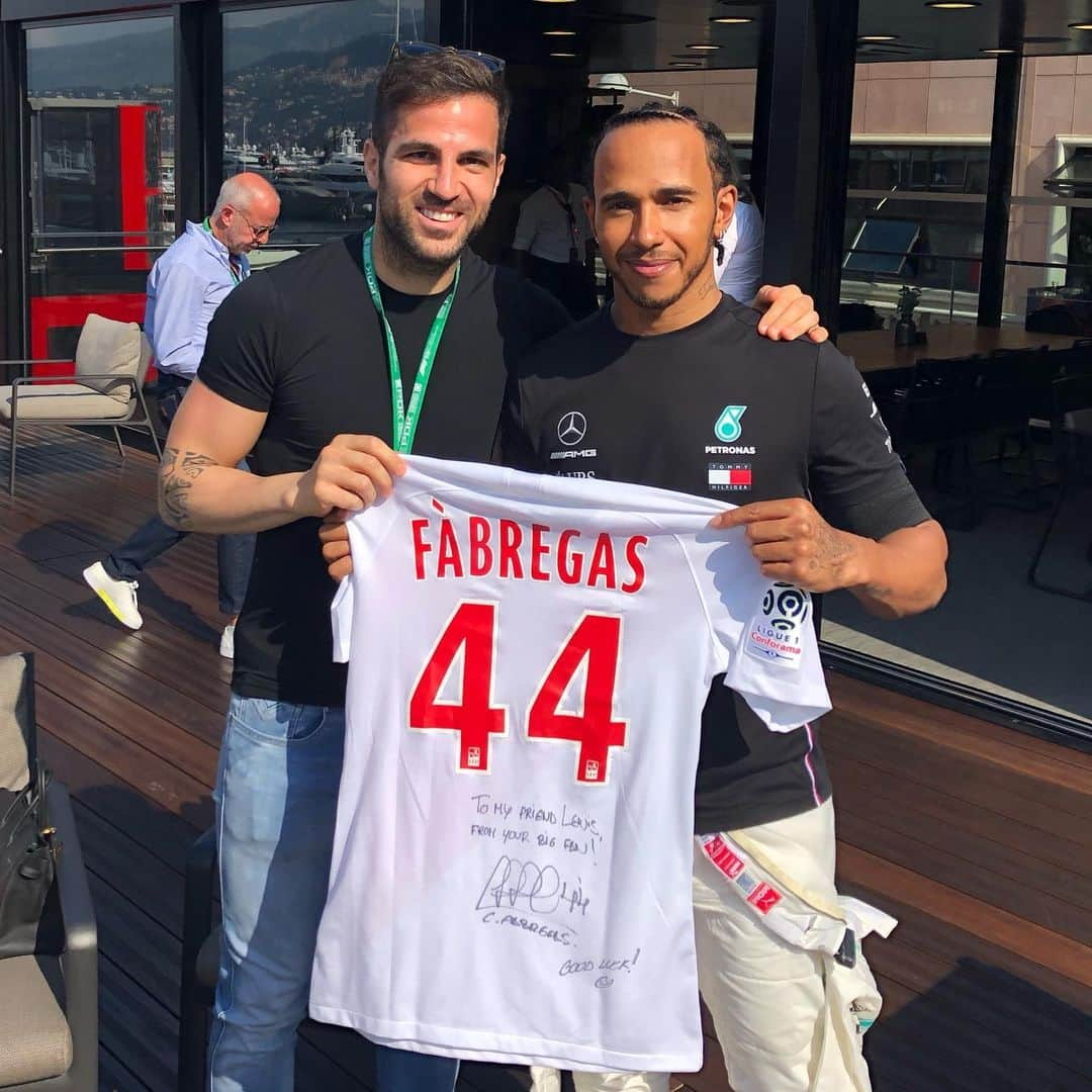 セスク・ファブレガスさんのインスタグラム写真 - (セスク・ファブレガスInstagram)「Two number 44’s sharing a cool moment. What a great come back from @lewishamilton today. Top man. Special thank you to @mercedesamgf1, @pumafootball and @pumamotorsport for allowing us to experience this amazing day. #F1 🏎」5月26日 0時51分 - cescf4bregas