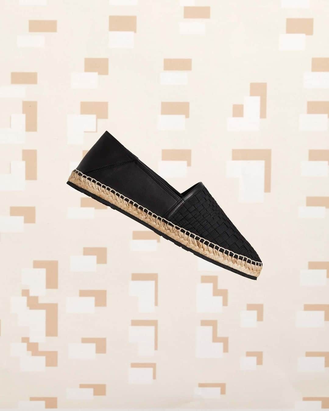 ウォントのインスタグラム：「Your summer shoe is here, ideal for travels, busy days and summer adventures. Shop the new arrival at WANTLesEssentiels.com (link in bio). — #WANTSS19 #wantlesessentiels #summerfashion #newarrivals #espadrilles #shoes」