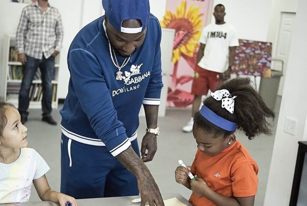 ヤング・ジージーさんのインスタグラム写真 - (ヤング・ジージーInstagram)「Had a chance to visit some dope inner city Miami kids with talents out of this world. And a story a lot like my own. Keep Going‼️ Trust ya Process. You are closer then you know. Stay motivated! Keep Motivating each other!  You can rise up from anything. You can completely recreate yourself. Nothing is permanent. You’re not stuck. You have choices. You can think new thoughts. You can learn something new.  All that matters is you decide today and never look back ☃️ @Motivationaledge  #TrustYaProcess #TM104」5月26日 0時58分 - jeezy