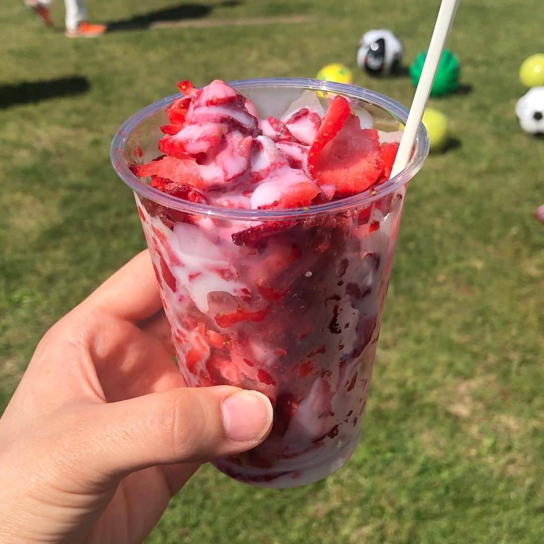 馬渕史香のインスタグラム：「カップの中、全部いちご🍓」
