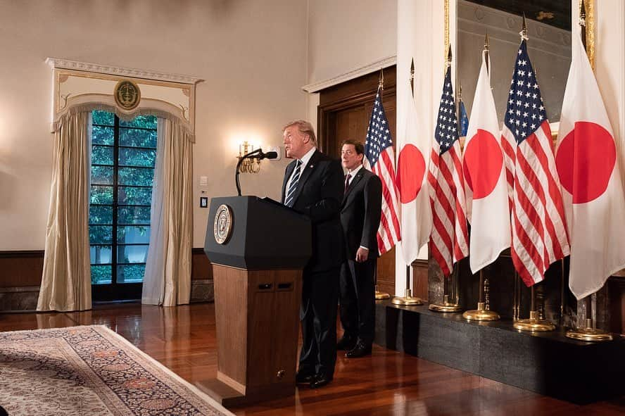 ドナルド・トランプさんのインスタグラム写真 - (ドナルド・トランプInstagram)「After arriving in Japan, President Trump visited the U. S. Ambassador to Japan’s residence.」5月26日 1時38分 - realdonaldtrump