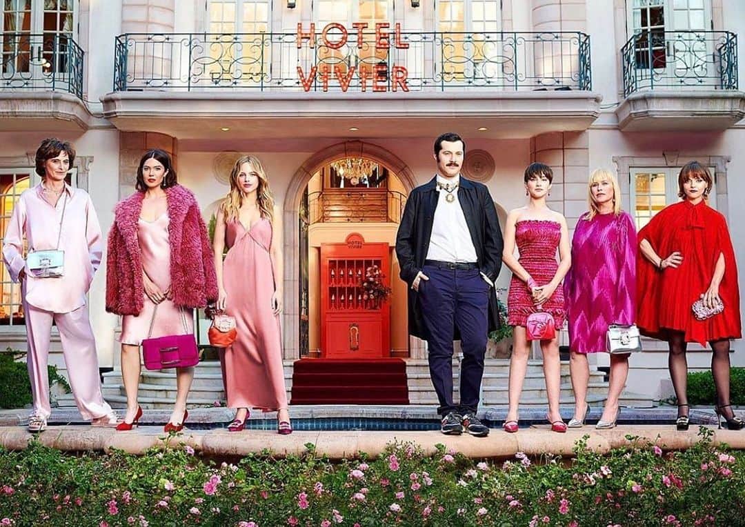ハルストン・セイジのインスタグラム：「Thank you @instylemagazine and @rogervivier 💗❤️💗」
