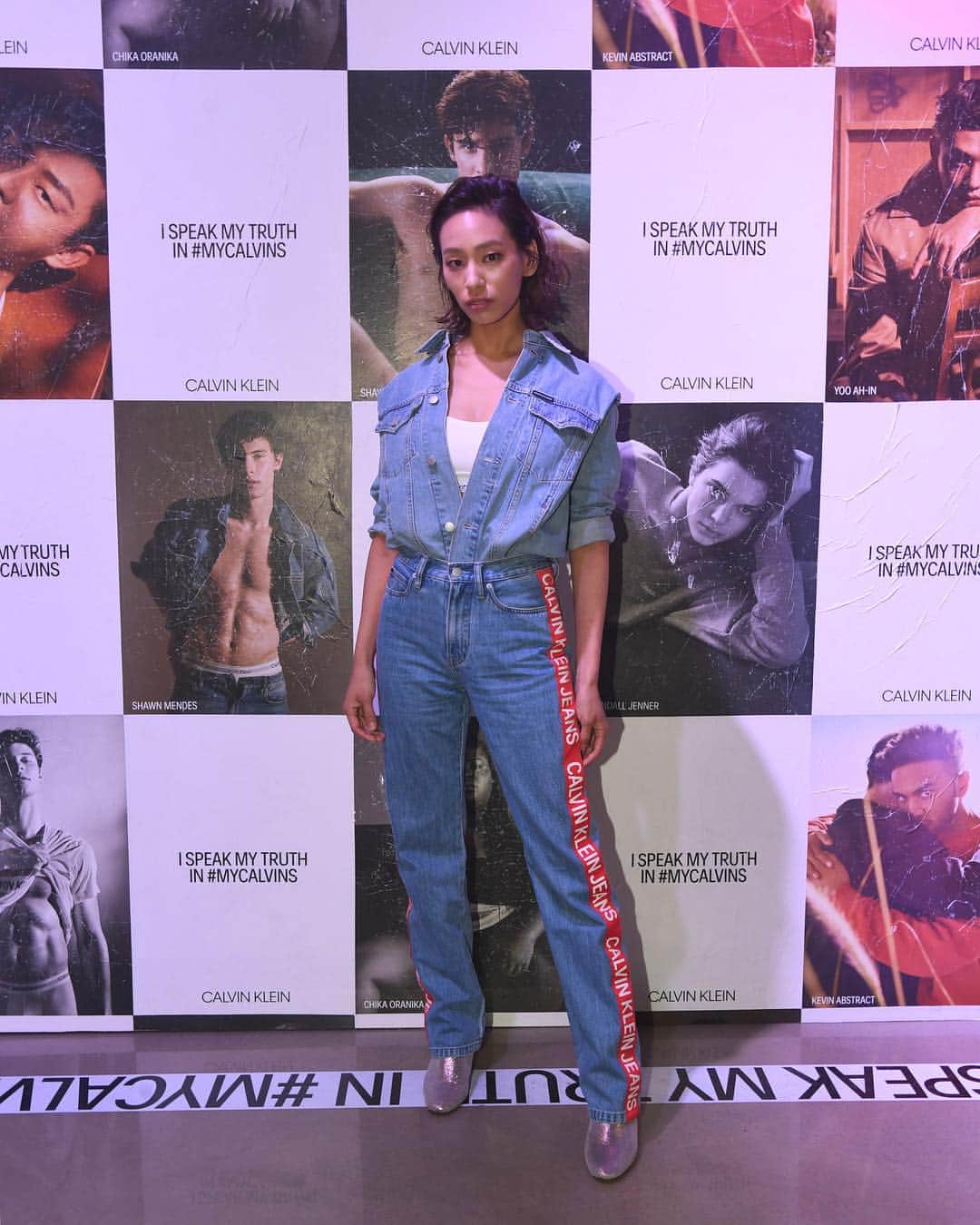 Calvin Kleinさんのインスタグラム写真 - (Calvin KleinInstagram)「Scenes from Seoul ⏮@ana.h.kim captured here at our #MYTRUTH #MYCALVINS campaign event, wearing a few of our favorite styles from the #Spring2019 #CALVINKLEINJEANS collection. ⠀⠀⠀⠀⠀⠀⠀⠀⠀⠀⠀⠀⠀⠀⠀⠀⠀⠀⠀⠀⠀⠀⠀⠀⠀ ⠀⠀⠀⠀⠀⠀⠀⠀⠀⠀⠀⠀⠀⠀⠀⠀⠀⠀⠀⠀⠀⠀⠀⠀⠀ 📸@dazedkorea ⠀⠀⠀⠀⠀⠀⠀⠀⠀⠀⠀⠀⠀⠀⠀⠀⠀⠀⠀⠀⠀⠀⠀⠀⠀ CKJ 030 Women Logo Tape Straight Jeans  Omega Utility Denim Shirt」5月26日 2時07分 - calvinklein