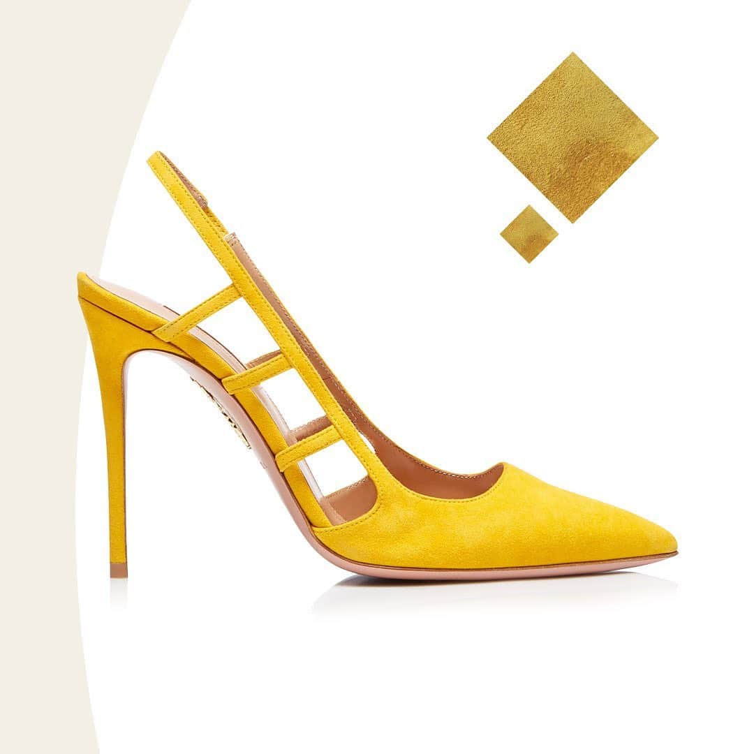 Aquazzuraさんのインスタグラム写真 - (AquazzuraInstagram)「Add a touch of glamour wearing our Carlyle Pump in buttery suede in bright, sporty yellow and take a look at www.aquazzura.com and in boutique. #AQUAZZURA #AQUAZZURAPumps」5月26日 2時14分 - aquazzura