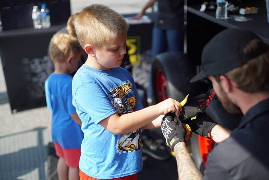 Hot Wheelsさんのインスタグラム写真 - (Hot WheelsInstagram)「That’s a wrap for Charlotte, NC! ✅ Thanks to everyone who came out for today’s #HotWheelsLegends Tour. Swipe to see the highlights from today’s event, especially Chad Martin and his sweet custom ‘36 Chevy Truck namer “Brutally Sexy”! You’ll be seeing this ride with us at this year’s SEMA. 🙌」5月26日 2時37分 - hotwheelsofficial