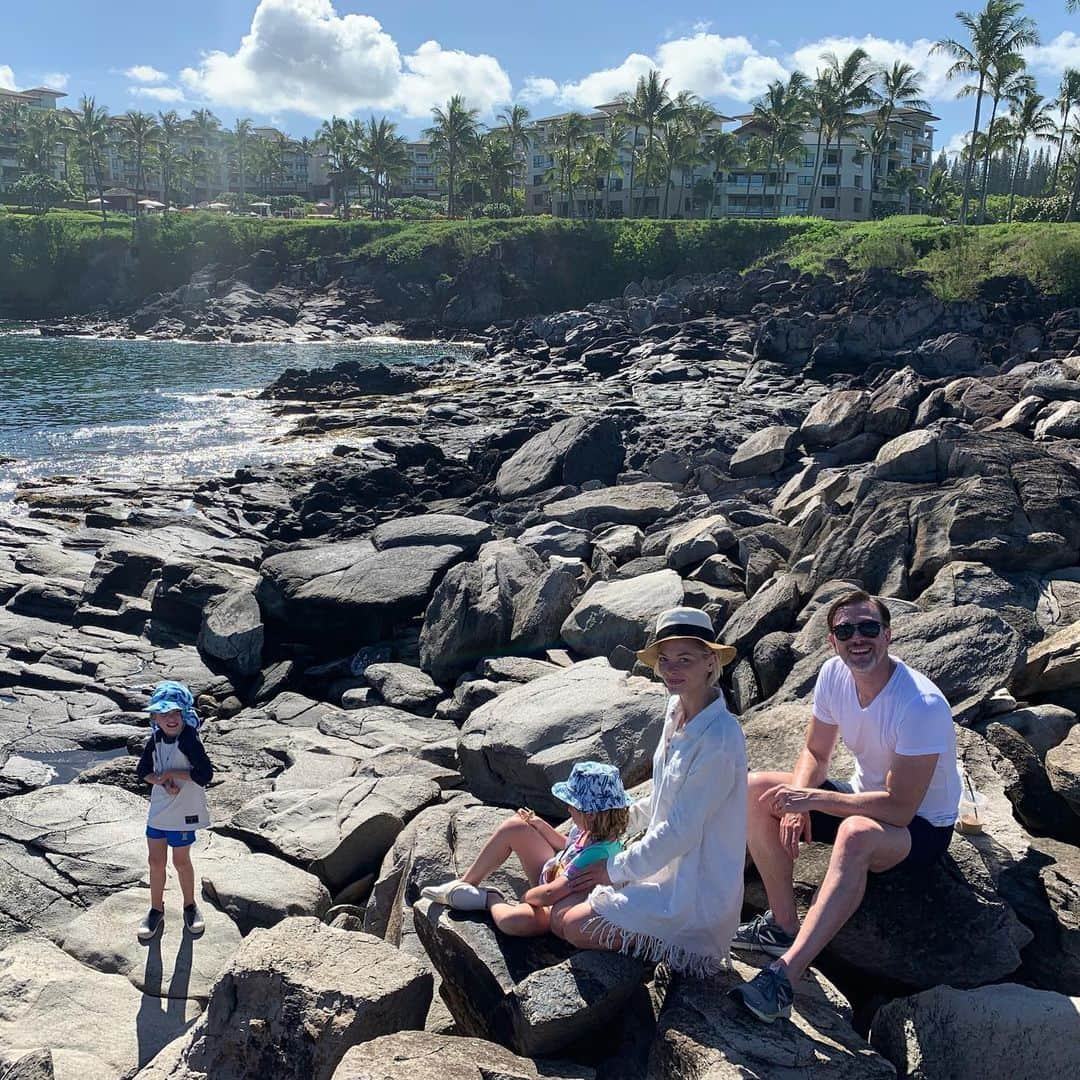 ジェイミー・キングさんのインスタグラム写真 - (ジェイミー・キングInstagram)「Some advice we learned from the ocean today: Be shore of yourself. Come out of your shell 🐚Take time to relax and coast 🏖 Avoid pier pressure. Sea life's beauty 💙 Don't get tide down. And make waves!!! 🌊 🌊」5月26日 3時00分 - jaime_king