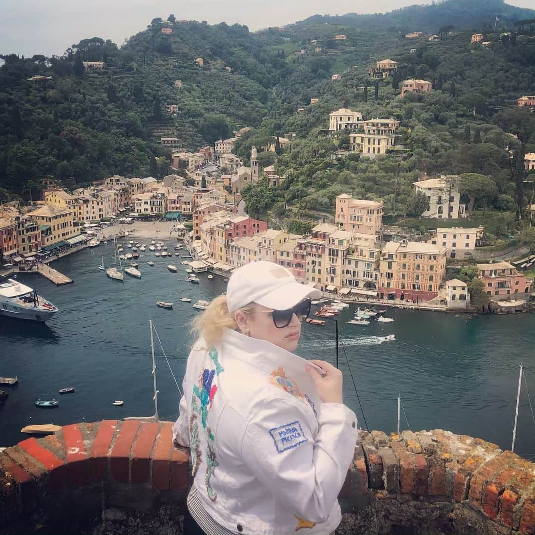 レベル・ウィルソンさんのインスタグラム写真 - (レベル・ウィルソンInstagram)「Portofino x」5月26日 3時05分 - rebelwilson