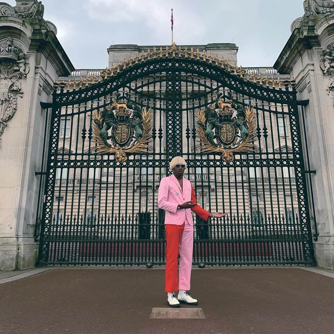 Vogueさんのインスタグラム写真 - (VogueInstagram)「What’s a stellar recipe for an eye-catching, very Instagrammable look? You'll find it in this week's best fashion Instagrams, including this kaleidoscopic moment from Tyler the Creator, who announced his touchdown in London by wearing a color-blocked bubblegum pink and red suit, teamed with a blonde bowl cut wig. Tap the link in our bio to see more of the week's best. #regram @feliciathegoat」5月26日 3時18分 - voguemagazine