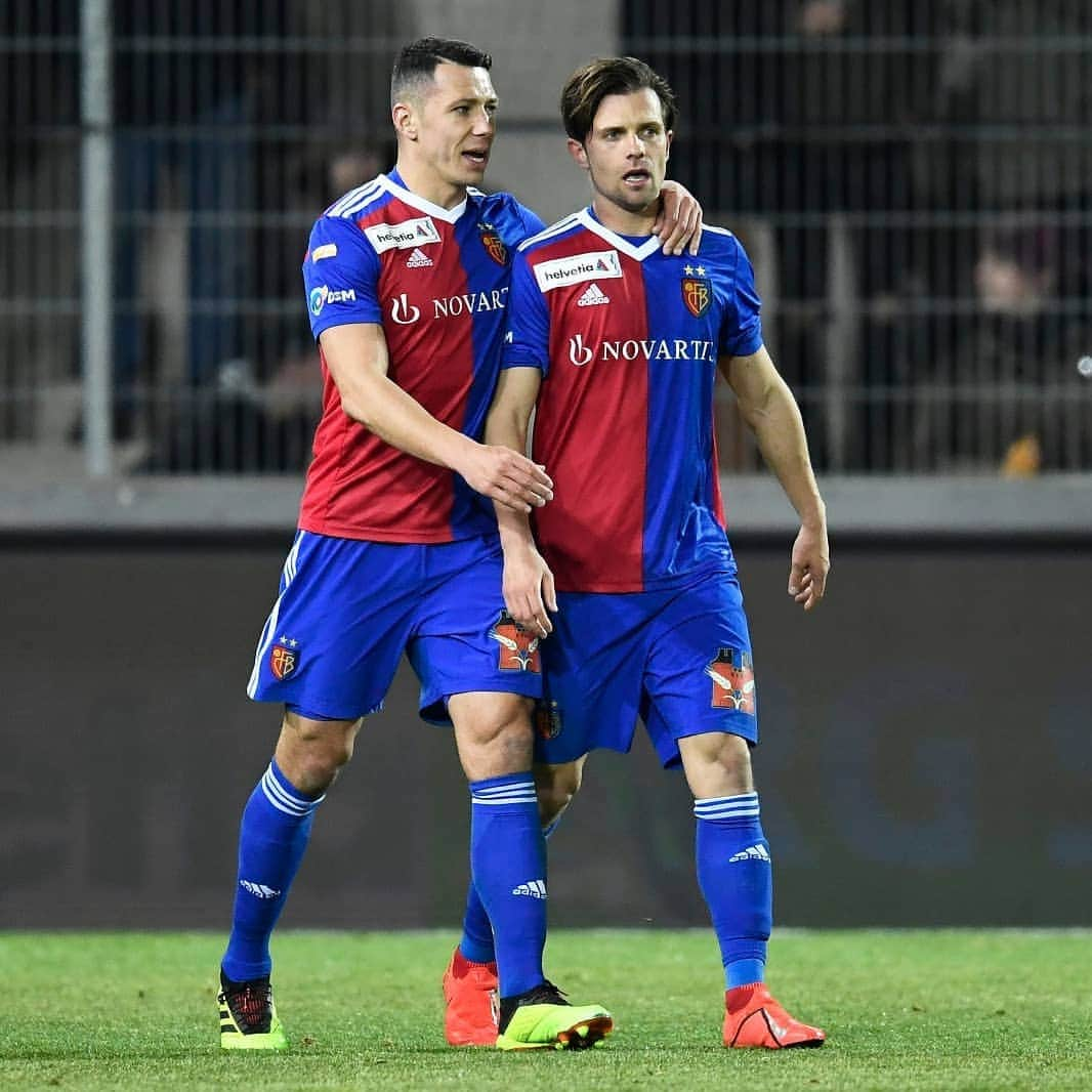 ヴァレンティン・シュトッカーのインスタグラム：「I wish you all the best my friend. We will miss you capitano @suchos17! 🔴🔵 #VS14 @fcbasel1893」