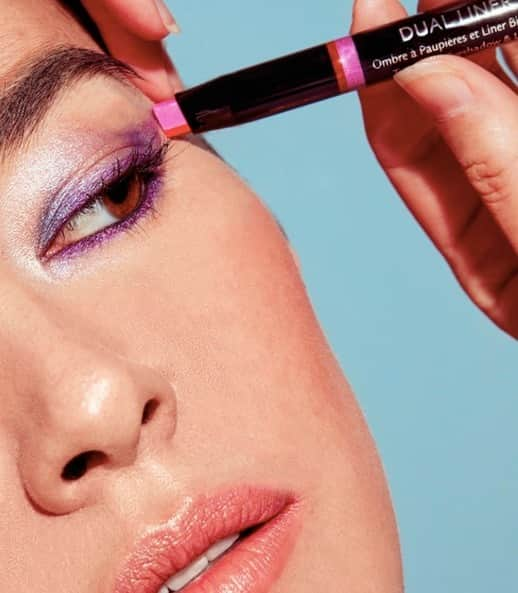 Saks Fifth Avenueさんのインスタグラム写真 - (Saks Fifth AvenueInstagram)「Go for a vibrant pop with @givenchybeauty’s two-tone duo stick that delivers an intense eye look with just one stroke. #SaksBeauty」5月26日 4時11分 - saks