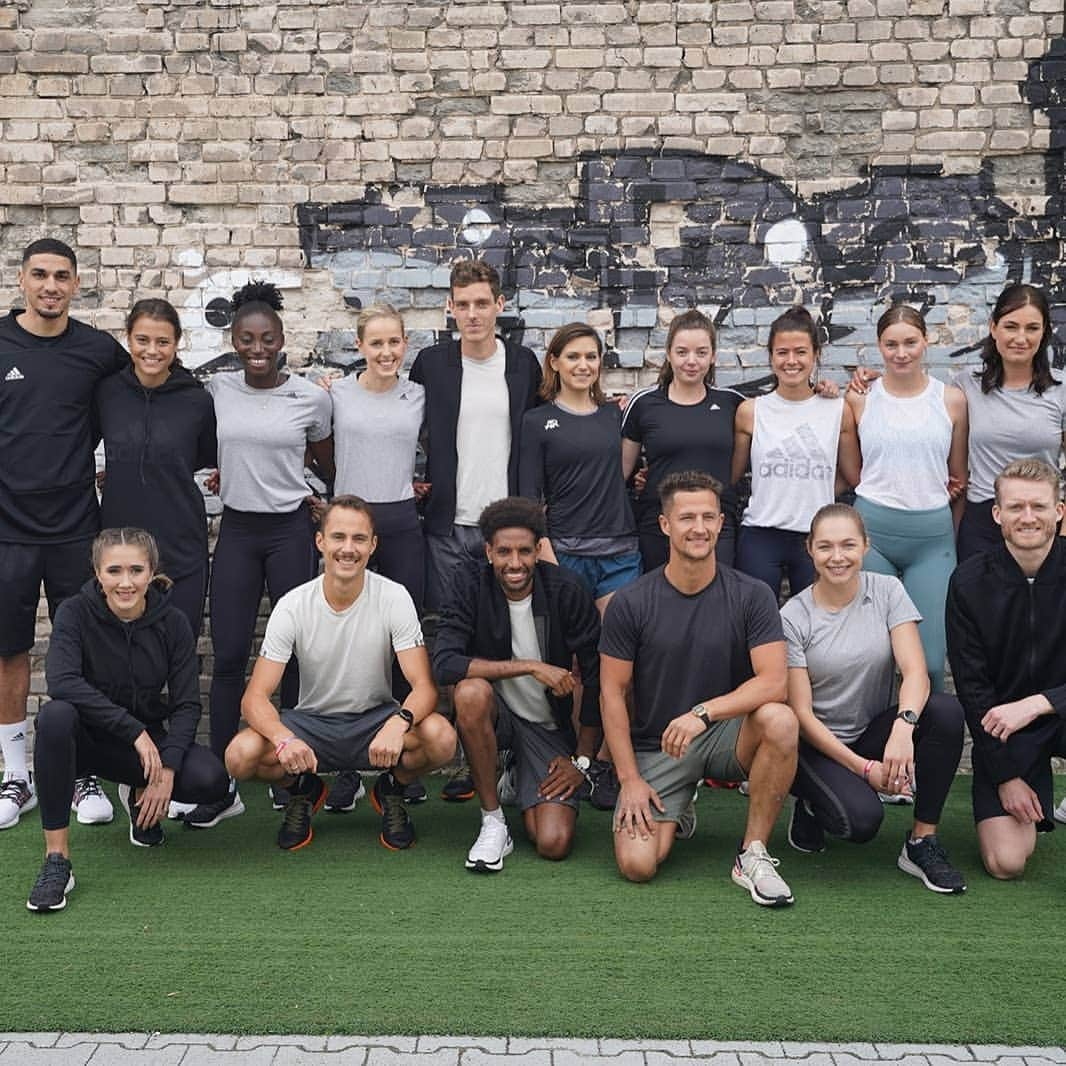 ジーナ・ルケンケムペルさんのインスタグラム写真 - (ジーナ・ルケンケムペルInstagram)「Pokalwochenende mit meiner Adidas Family in Berlin!  Großen Dank @adidas_de , dass ihr uns regelmäßig zusammen bringt ❤ *Werbung da Markennennung*  #squadgoals #adidas #teamadidas #adidasfamily #creator #creatorsquad #heretocreate #neverdone #teamlueckenkemper #teamlückenkemper #dfbpokal」5月26日 4時14分 - ginalueckenkemper