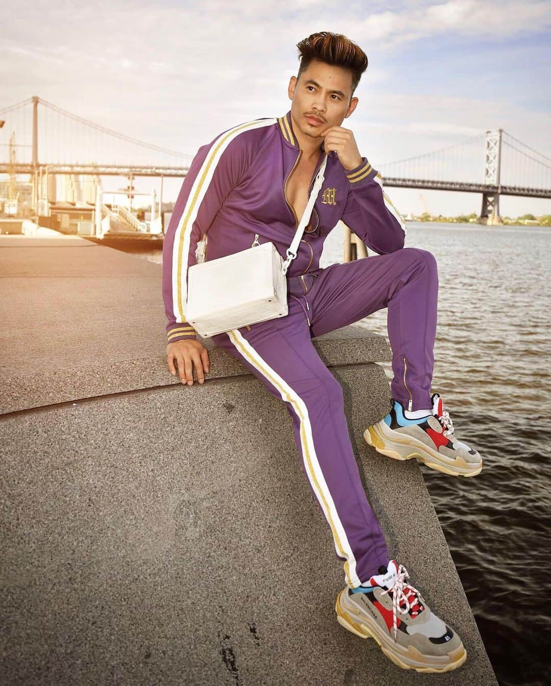 STYLE4GUYSのインスタグラム：「Check out @boohooMANofficial🔥super comfortable casual clothes that look Effortless, Unique & Stylish 👌 Visit ➡️ boohooMAN.com 📸 @StylebyTommy」