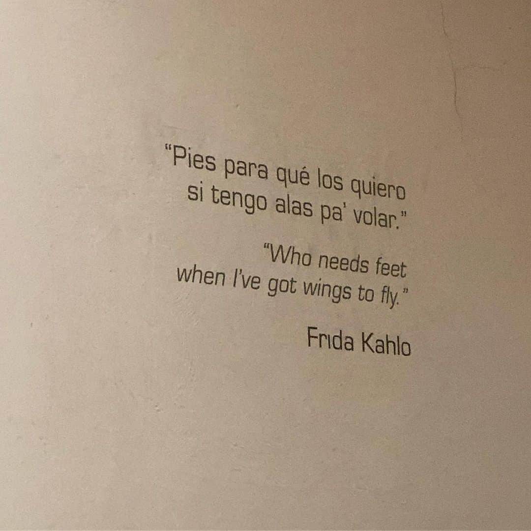 ジョアン・スモールズさんのインスタグラム写真 - (ジョアン・スモールズInstagram)「“Pies para que los quiero, si tengo alas pa’ volar” -Frida Kahlo #mexico 🇲🇽」5月26日 4時31分 - joansmalls