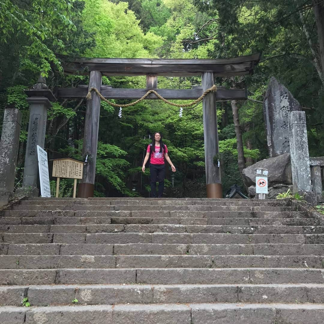 LOVE ME DOさんのインスタグラム写真 - (LOVE ME DOInstagram)「戸隠神社・宝光社 #戸隠神社 #戸隠神社宝光社 #宝光社 #御朱印巡りの旅」5月26日 5時21分 - lovemedo_fortunteller