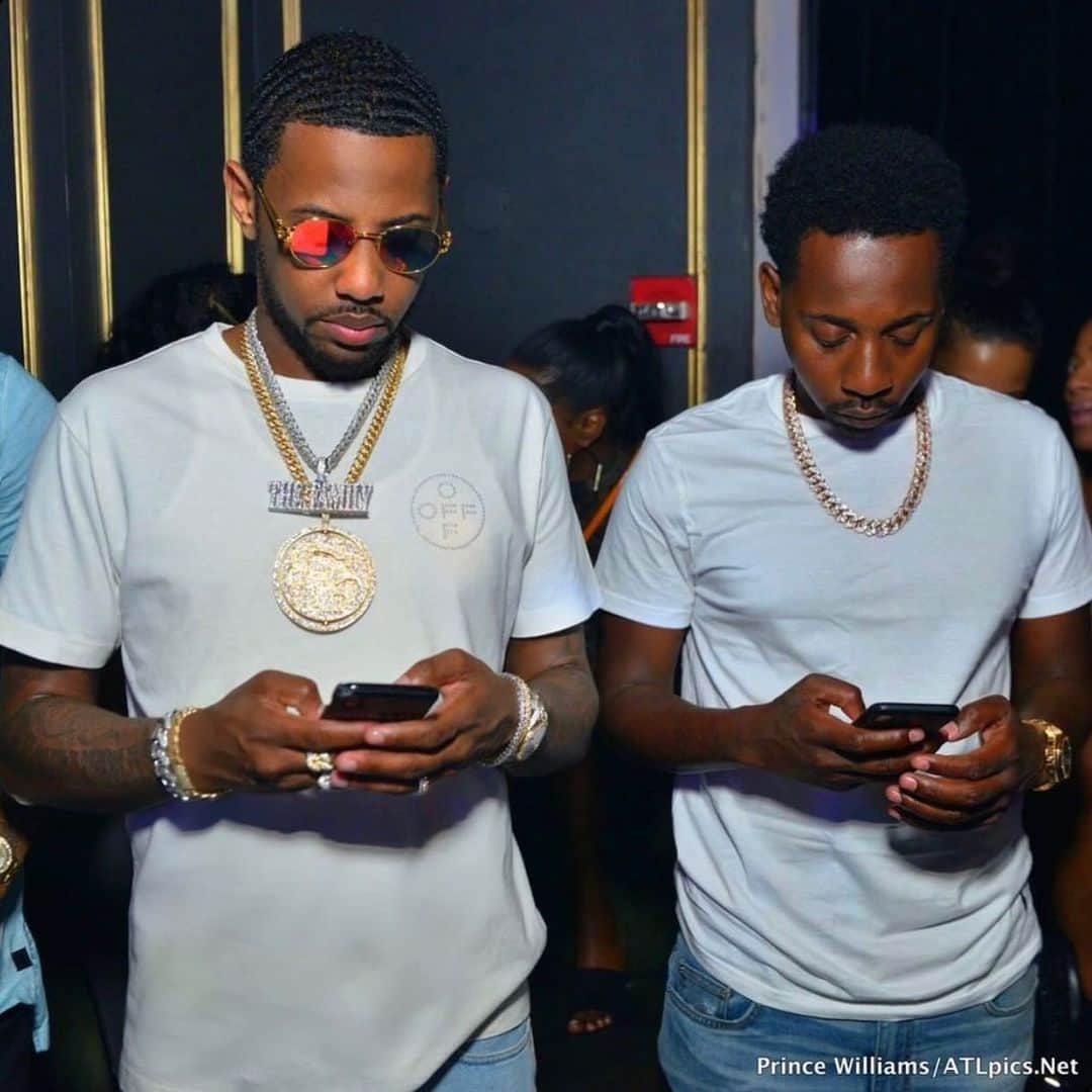 ファボラスのインスタグラム：「when you gotta text the person right next to you cuz niggas is nosey @mrrugs [shot by @atlpics]  #OAK #ATLANTA」