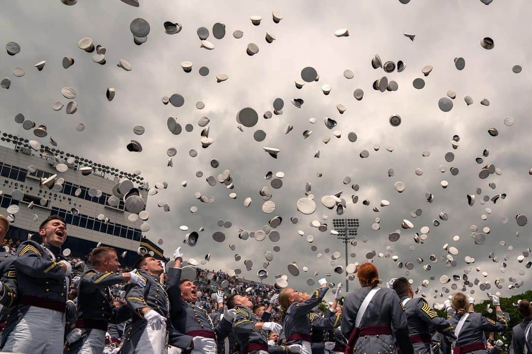 NBC Newsさんのインスタグラム写真 - (NBC NewsInstagram)「#WestPoint grads toss their hats in the air at the conclusion of the US Military Academy Class of 2019 graduation ceremony. . VP Pence, speaking at the commencement, said "Americans will always seek peace but peace comes through strength and you are now that strength." . 📷 David Dee Delgado / @gettyimages」5月26日 6時07分 - nbcnews
