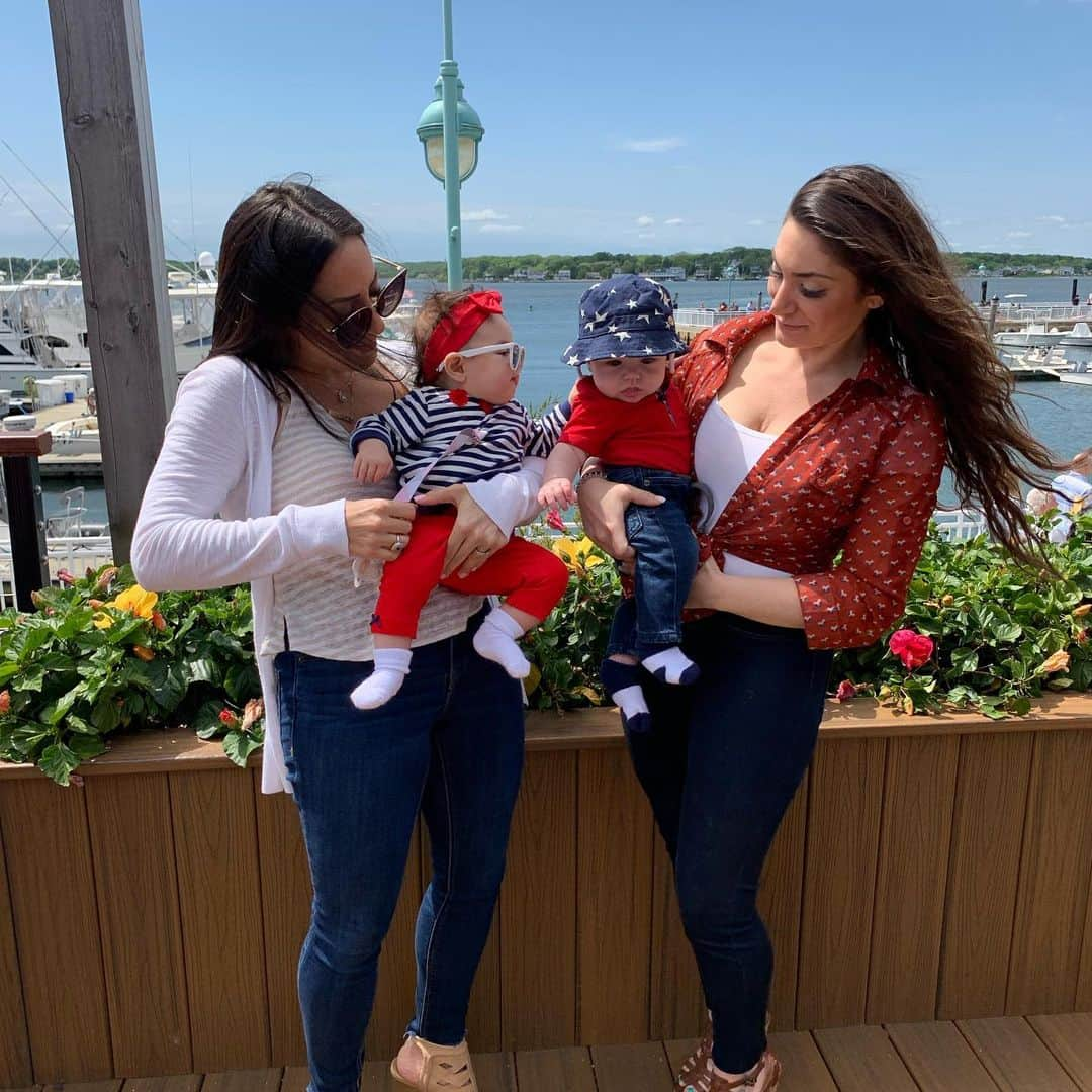 ディーナ・ニコール・コルテーゼさんのインスタグラム写真 - (ディーナ・ニコール・コルテーゼInstagram)「#mdw2019 #babyfever  oh girls how our Memorial Day weekend  has changed lol #bestever #bestfriends」5月26日 6時09分 - deenanicole