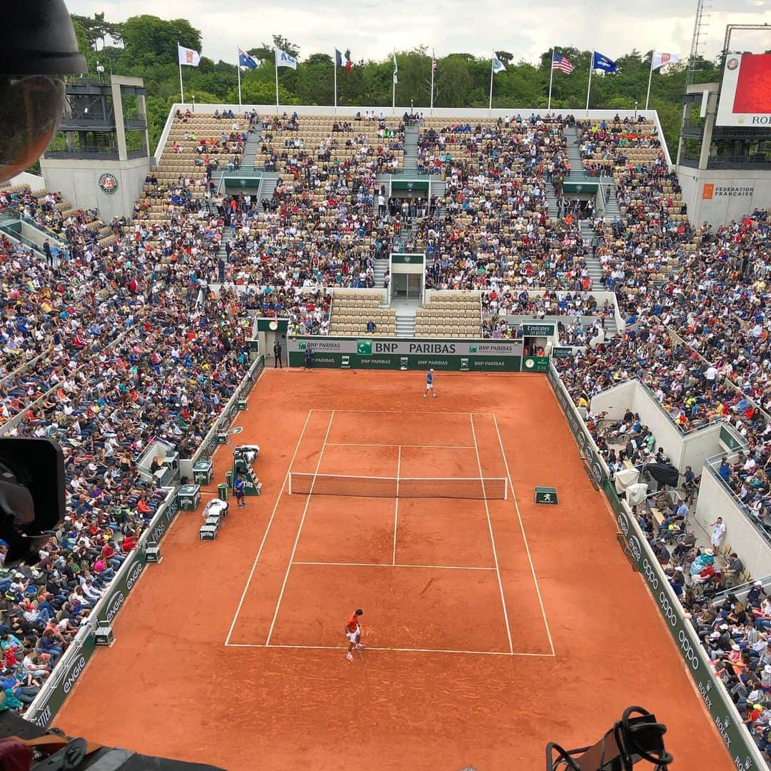 伊達公子さんのインスタグラム写真 - (伊達公子Instagram)「26日日曜日から#rolandgarros 2019が始まります。 WOWOWメンバーの実況、解説陣です。 選手は準備万端！私たちも明日からRolandGarrosで起きる素晴らしい瞬間をお伝えします。 #伊達公子 #kimikodate #テニス #テニスプレイヤー #tennis #tennisplayer #instatennis #rolandgarros #rolandgarros2019 #全仏オープン #ローランギャロス #paris #パリ#tomoumiono」5月26日 6時09分 - kimiko.date