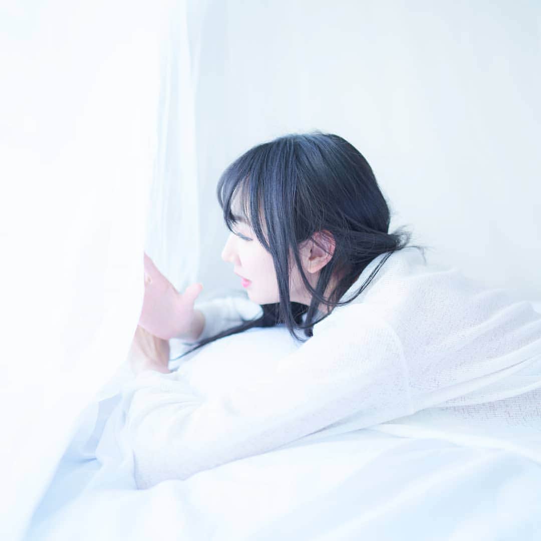 なつ葵さんのインスタグラム写真 - (なつ葵Instagram)「もうすぐ６月ですね。  #おはよう#今日も１日ファイトです#白#white#model#Japan#kyoto #ポートレート#モデル#なつ葵#恵比寿マスカッツ #もうすぐ6月」5月26日 6時40分 - natsuki_taiyaki