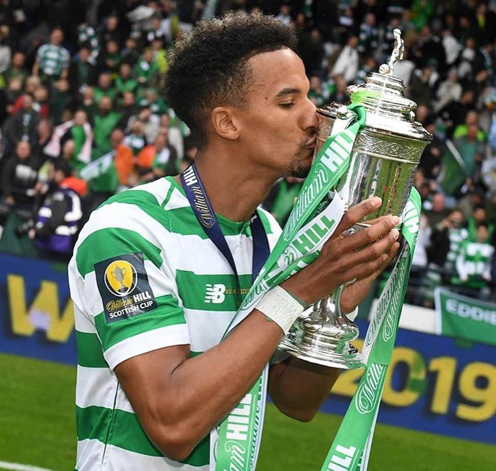 スコット・シンクレアのインスタグラム：「...We did it baby, Treble-Treble..🍀 ...🏆🏆🏆 ...🏆🏆🏆 ...🏆🏆🏆 #Celticfc」