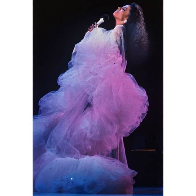 アダムさんのインスタグラム写真 - (アダムInstagram)「Saturday Night Fever. ⠀ Diana Ross on June 13, 1982 in Rotterdam.⠀ Photo by #RobVerhorst」5月26日 7時15分 - adamlippes