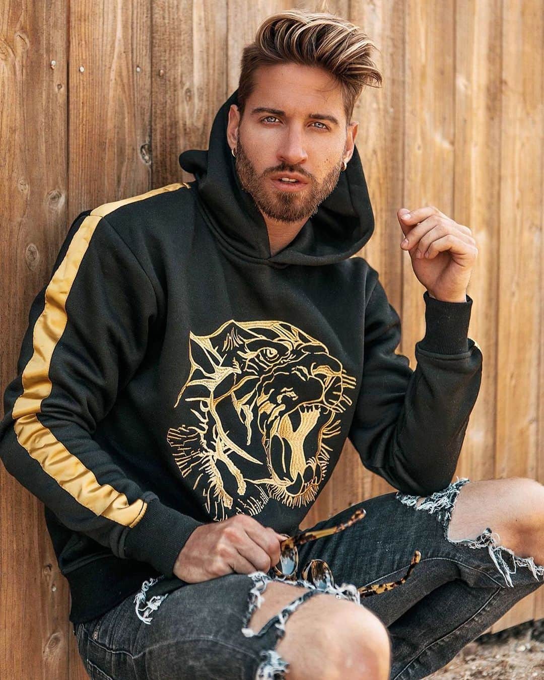 STYLE4GUYSのインスタグラム：「@FashionNovaMEN hoodies coming through for the chilly weather ❄ Shop @FashionNovaMEN for your fav hoodie 👌」