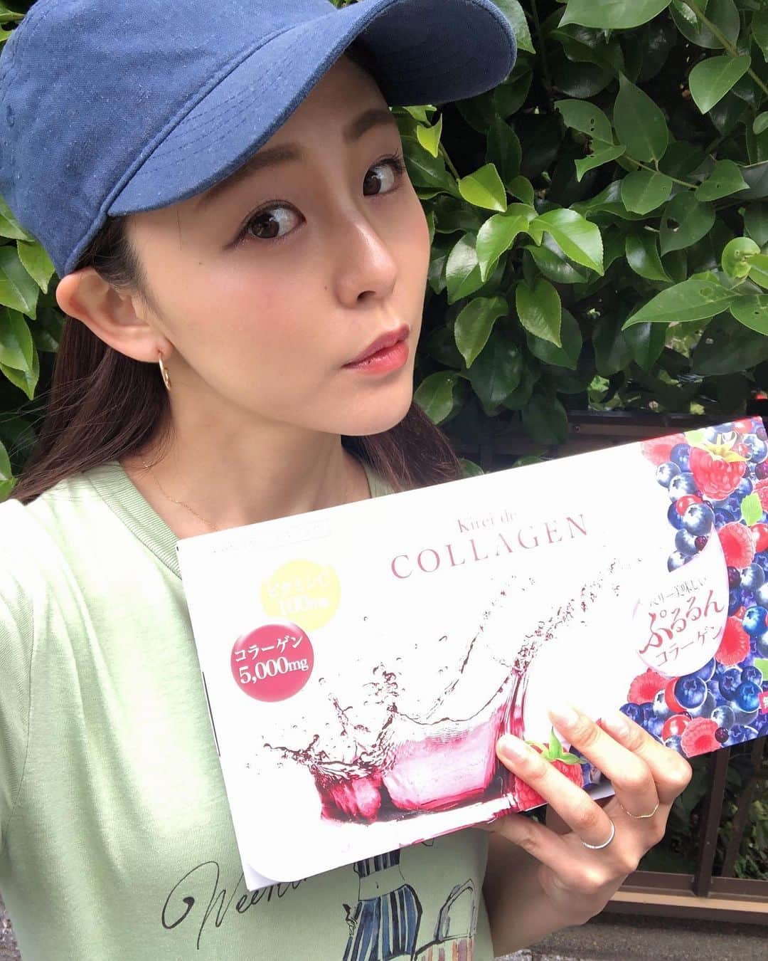 のインスタグラム：「キレコラのんで1週間経ちました！ スワイプしてね▶︎▶︎▶︎ ・ #りーまる #サロモ #サロンモデル #インフルエンサー #フリーモデル#フリーランスモデル#撮影データ #撮影モデル募集 #広告モデル ・ ・ ・ ・ ・ 「キレイ・デ・コラーゲン」をのんで1週間。 ・ 水で溶かすタイプで簡単！ 味も飲みやすいです💐 （詳しい感想はスワイプしてみてください） ・ #コラーゲン  #コラーゲンドリンク  #コラーゲンパウダー  #乳酸菌  #ベリー美味しいコラーゲン  #キレイデコラーゲン  #キレコラ  #コラボ企画  #コラボ商品  #ビタミン  #ビタミンC  #ミックスベリー  #美肌  #美容  #キレイデラボ  #キレイデラボ公認アンバサダー ・ ・ ・ ・ ・ ・ ・ ・ ・ ・ ・ ・ ・ 〈 撮影依頼募集中〉 6月10日以降空いてます。 撮影依頼おまちしてます💐 DMくださると嬉しいです💐 よろしくお願い致します☺︎ ・ ・ ・ ・ #アパレルモデル #りーまる美容 #ポートレートモデル #被写体モデル#美容好き」