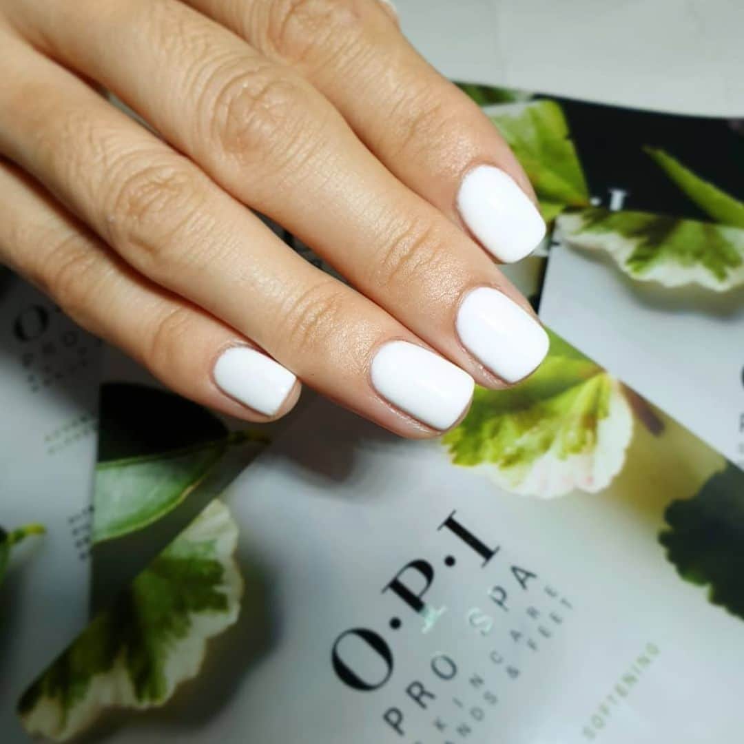 OPIさんのインスタグラム写真 - (OPIInstagram)「Want soft hands like @cristina_nails_beauty_ ? Try our Advanced Softening Gloves from our #opiprospa collection! #healthynails #healthyskin #nails #saturday #softhands」5月26日 7時50分 - opi