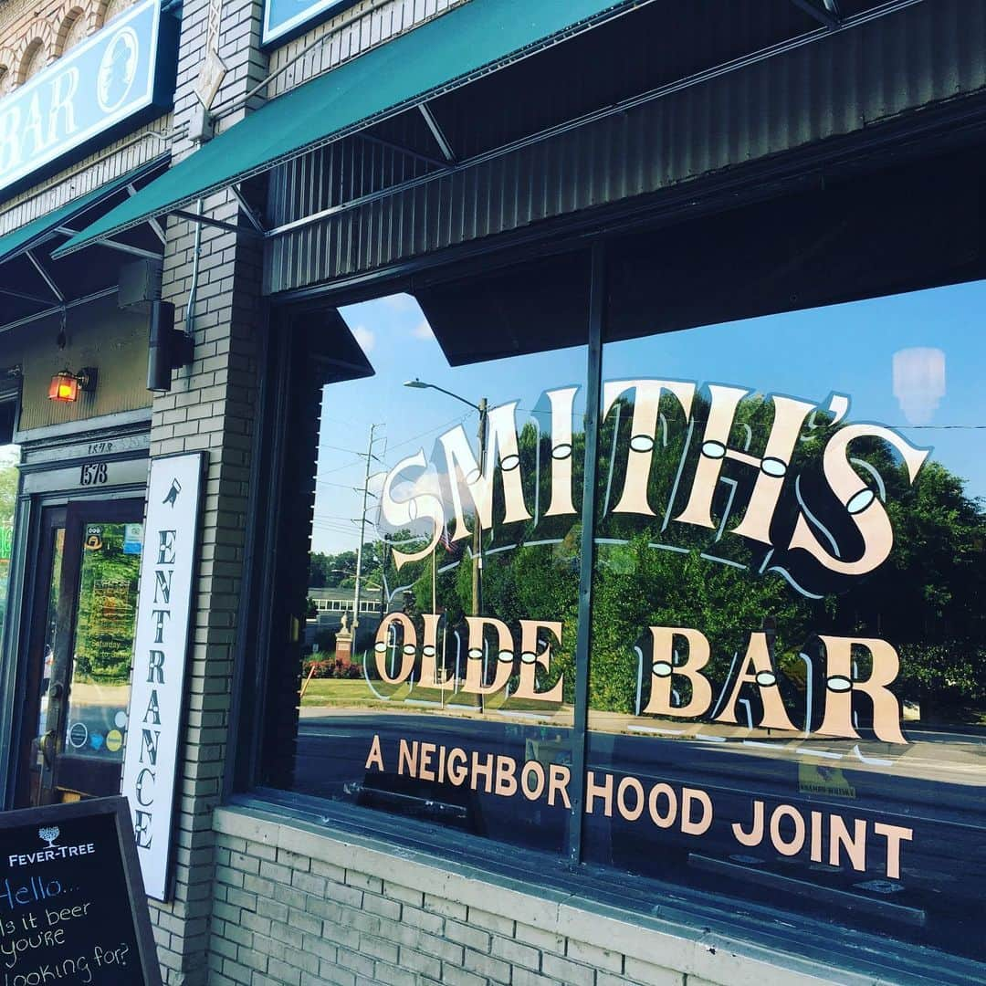 PINKY DOODLE POODLEさんのインスタグラム写真 - (PINKY DOODLE POODLEInstagram)「We arrived at tonight’s venue “Smith’s Olde Bar” in Atlanta, GA! We gonna be starting at 9:30pm! Come on and join us 😄 . . . #smithsoldebar  #atlantaga #pinkydoodlepoodle  #pdp  #ustour2019  #highenergyrocknroll  #livemusic #rockmusic #rock #rockband  #japanese  #ustour #livetour  #tourlife #musicianlife #musician #gibsonguitars #gibsonbass #gibson #eb3 #lespaul #marshallamps #vintage #femalebassist #femalevocalist #アメリカ #海外旅行 #音楽」5月26日 7時51分 - pinkydoodlepoodle