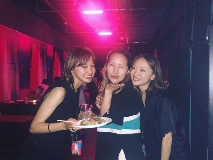 のインスタグラム：「楽しかった台湾😚 また行こう🍍 #えいみーちゃんもみひろもゆーちゃんもみーんなかわいい」