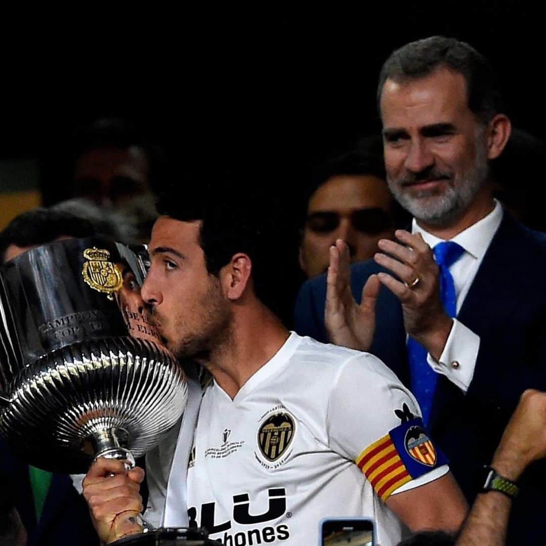 のインスタグラム：「‪Recuerdos de una noche inolvidable, de una noche histórica. Gracias a todos, a mi familia, a mis compañeros, al club... y por supuesto a la AFICIÓN. Gracias a los que siempre estuvieron y a los que no, también!! Somos campeones!! AMUNT!! 🦇🏆‬」
