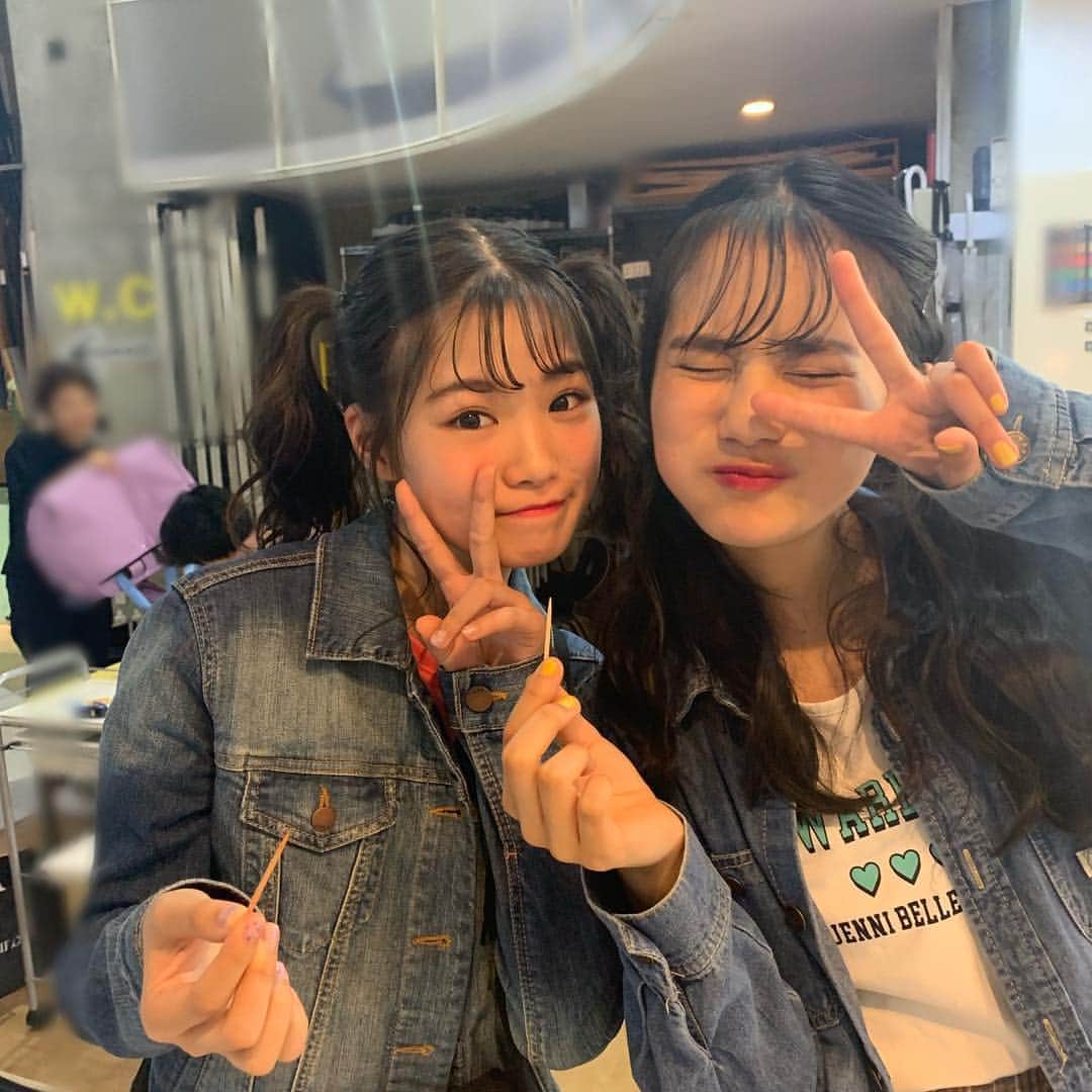 ニコ☆プチさんのインスタグラム写真 - (ニコ☆プチInstagram)「﻿  デニムかぶりのるっちゃま〜😜﻿ ﻿ ﻿ いちごでビタミン補給完了🍓✨﻿ ﻿ ﻿ ﻿ #ニコプチ﻿ #関谷瑠紀﻿ #丸山真亜弥﻿ #デニムコーデ﻿ #いちご🍓」5月26日 18時58分 - nicopuchi_official