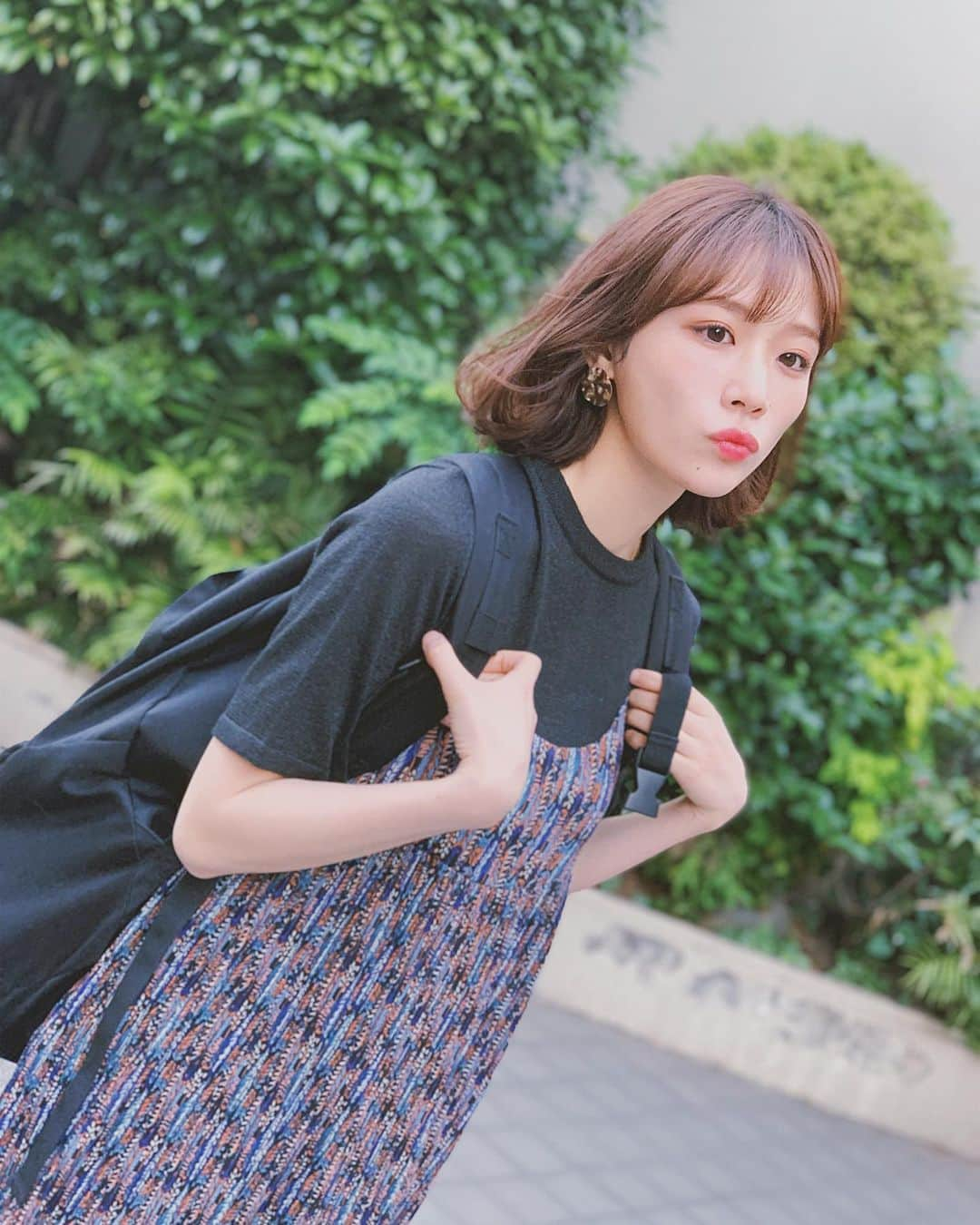 末永みゆさんのインスタグラム写真 - (末永みゆInstagram)「荷物が重いんじゃ  #iPhoneXS #ポートレート」5月26日 18時59分 - miyu_suenaga