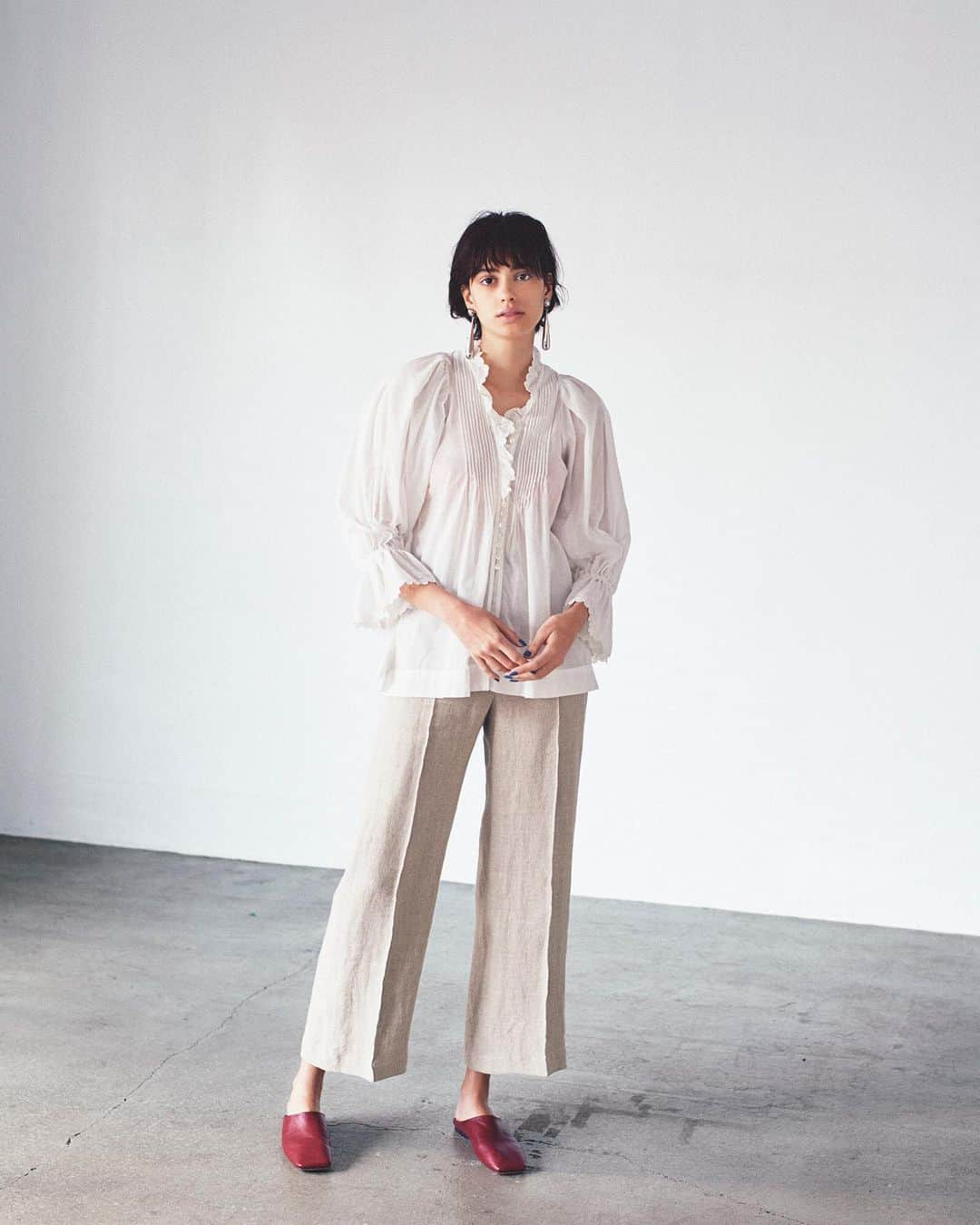 CASA FLINEさんのインスタグラム写真 - (CASA FLINEInstagram)「﻿ blouse ¥24,000 +tax﻿﻿ pants ¥30,000+tax ﻿﻿ ﻿ ﻿﻿ ﻿﻿ ﻿﻿ #casafline #sustainable #craftmanship #ethical  #sustainablefashion  #upcycle #reuse#sustainablemodefashion  #handmade﻿﻿﻿ #organic﻿ ﻿ ﻿ ﻿」5月26日 18時59分 - casa_fline