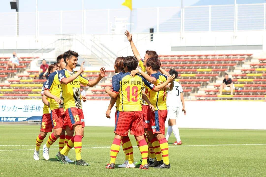 ギラヴァンツ北九州さんのインスタグラム写真 - (ギラヴァンツ北九州Instagram)「天皇杯1回戦 徳山大戦は6-0で勝利しました✨ 本日もたくさんの後押しをいただき、ありがとうございました！  2回戦は7/3(水)、J１ヴィッセル神戸との対戦です⚽️ . #giravanz #kitakyushu #北九州 #天皇杯 #1回戦 #福森健太 #ハットトリック #町野修斗 #初ゴール #池元友樹 #今季初ゴール」5月26日 17時47分 - giravanz_kitakyushu