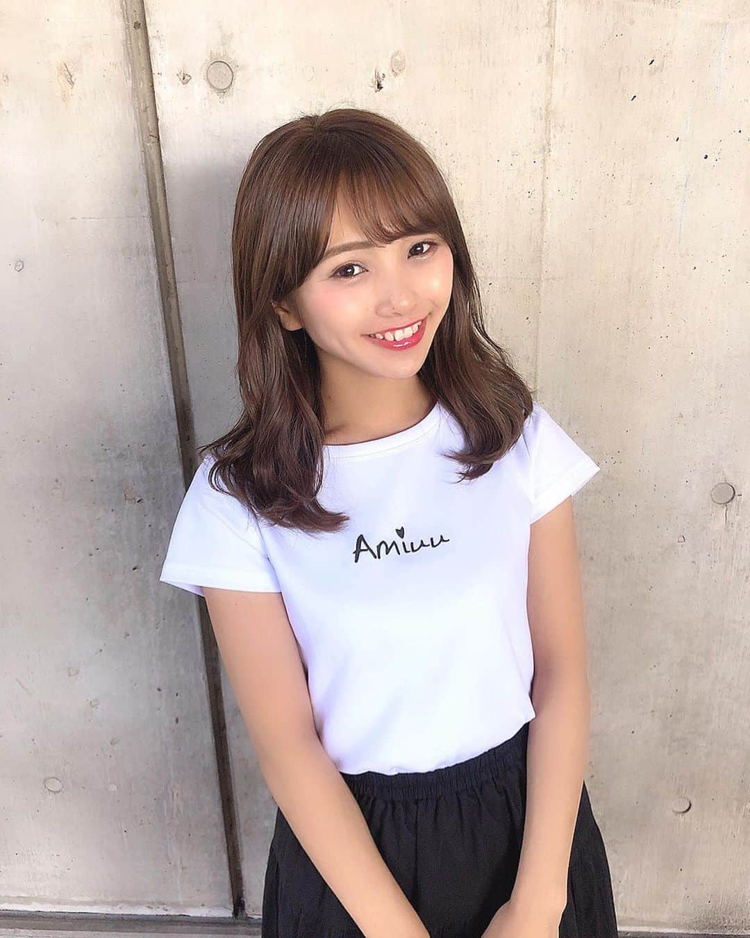 磯佳奈江さんのインスタグラム写真 - (磯佳奈江Instagram)「今日の私服😌﻿﻿ ﻿ トップス/ #amiuuwink﻿ スカート/ #GU﻿ シューズ/ #GU﻿ ﻿﻿ #あみゅこーで #amiuuwink #吉田朱里様 #握手会 #パシフィコ横浜 #ジーユー」5月26日 17時53分 - isochan89